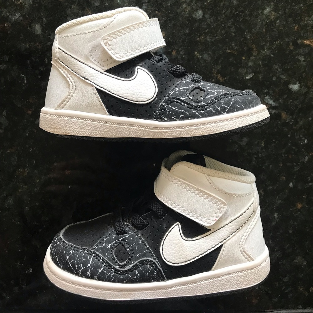 Nike toddler shoes size 6